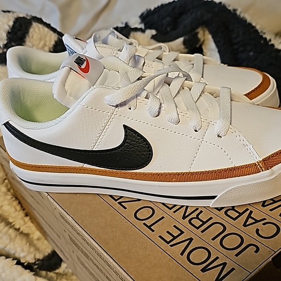 Nike Shoes - Nike Court Legacy NN wm size 7